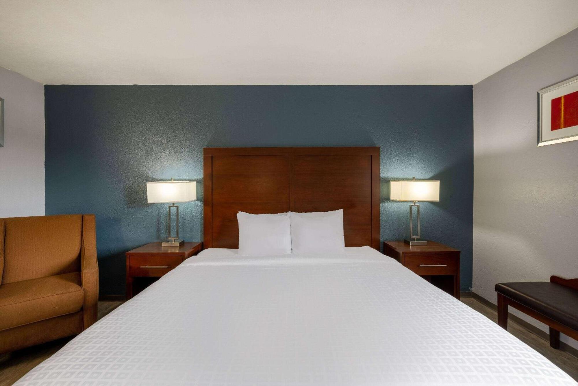 Travelodge By Wyndham Brooklyn Center Exterior foto